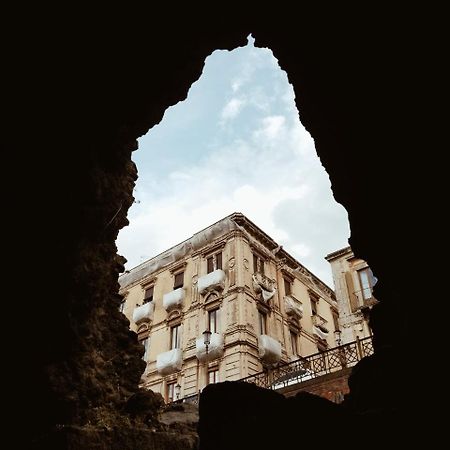 Bed and Breakfast Antica Dimora Caruso Катания Экстерьер фото