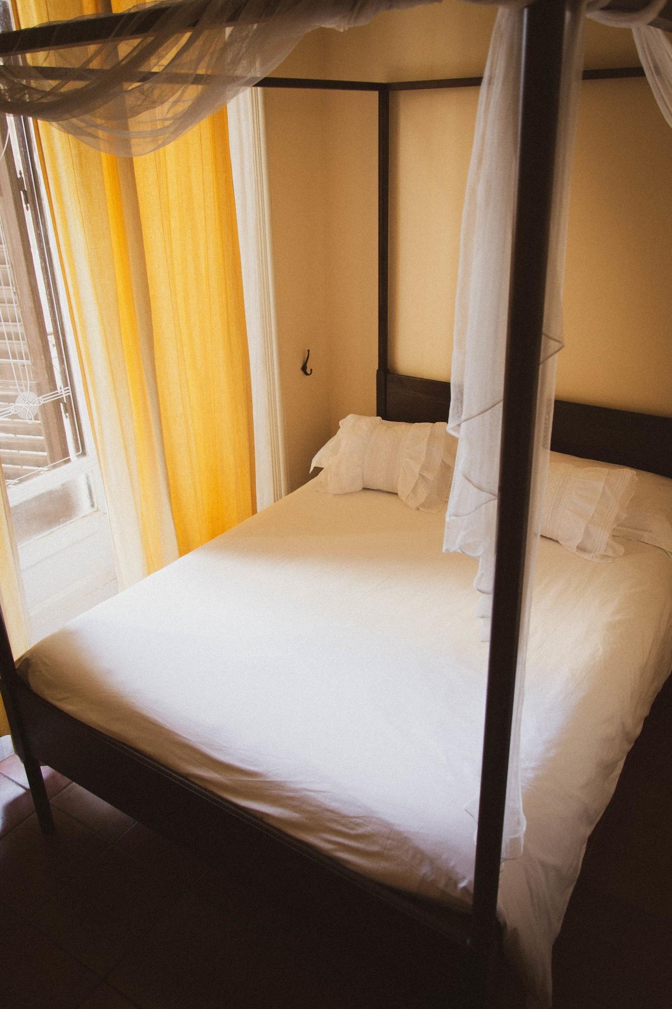 Bed and Breakfast Antica Dimora Caruso Катания Экстерьер фото