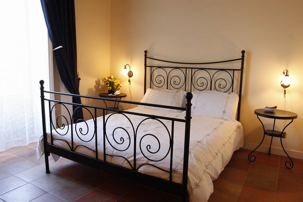 Bed and Breakfast Antica Dimora Caruso Катания Экстерьер фото