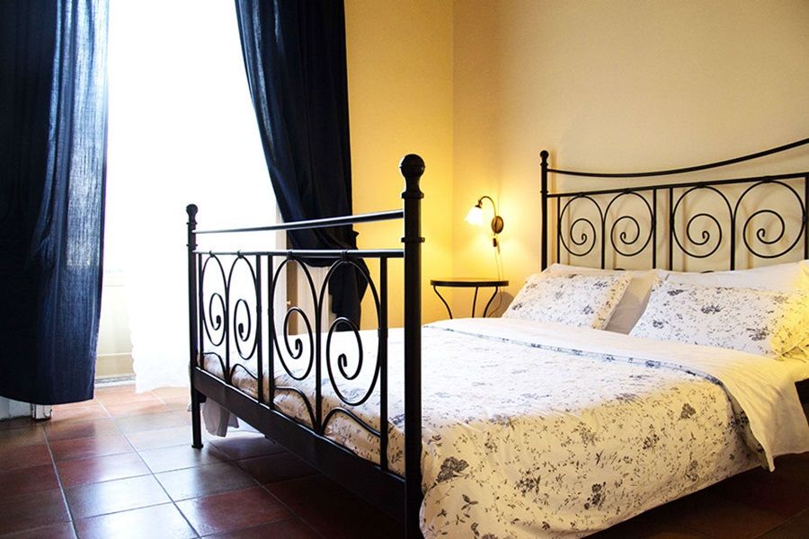 Bed and Breakfast Antica Dimora Caruso Катания Экстерьер фото