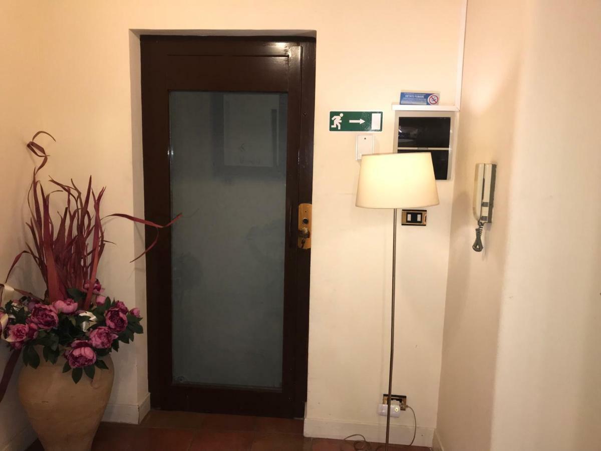 Bed and Breakfast Antica Dimora Caruso Катания Экстерьер фото